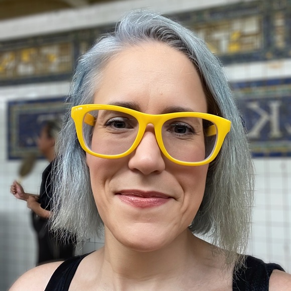 Meet your Posher, Kat - Picture 3 of 4